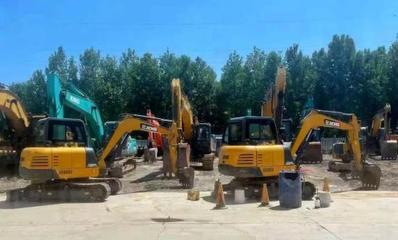 市場(chǎng)低迷下的工程機(jī)械行業(yè)眾生相:堅(jiān)持或逃離,這是個(gè)問(wèn)題!