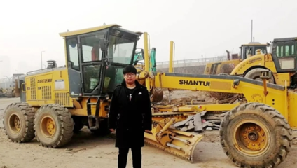 90后租賃老板代言山推平地機(jī) 工程機(jī)械設(shè)備租賃行業(yè)的新風(fēng)向
